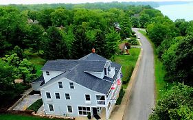 South Landing Inn